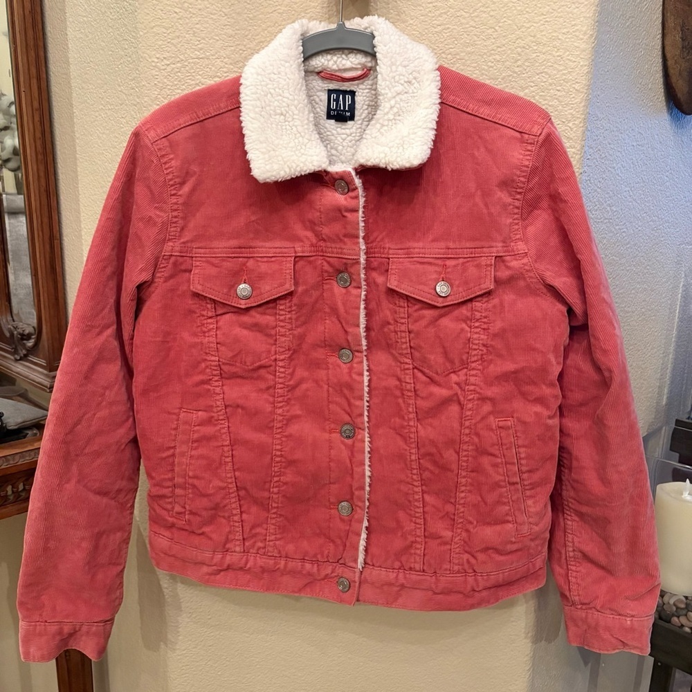 GAP Women Pink Peach Corduroy Trucker Jacket with White Sherpa Lining Size Small